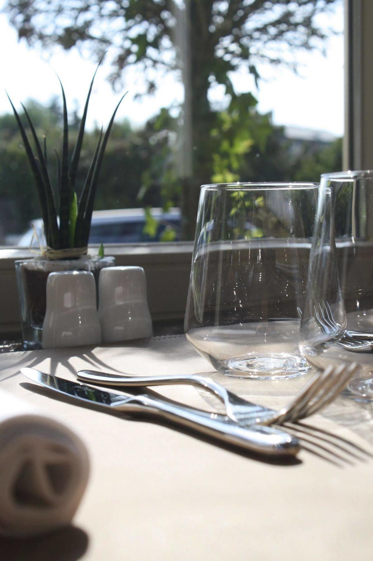 Bivius Hotel Restaurant Luxembourg Strassen Exterior photo